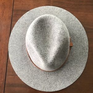 Gray wool hat with brown belt